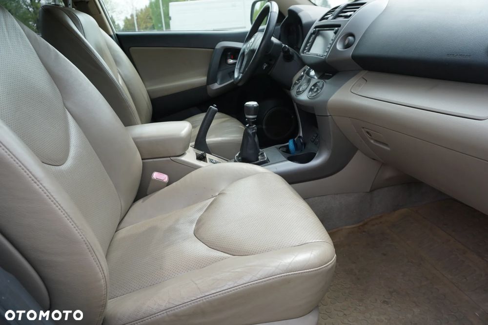 Toyota RAV4 2.2 D-4D Sol 180 - 16