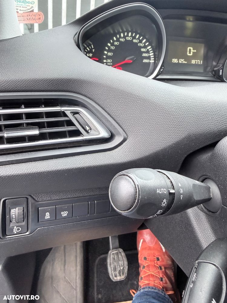 Peugeot 308 PureTech 110 Stop & Start Allure - 13