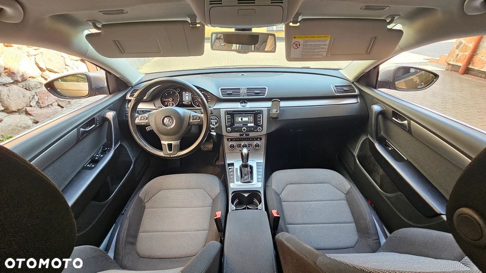 Volkswagen Passat - 14