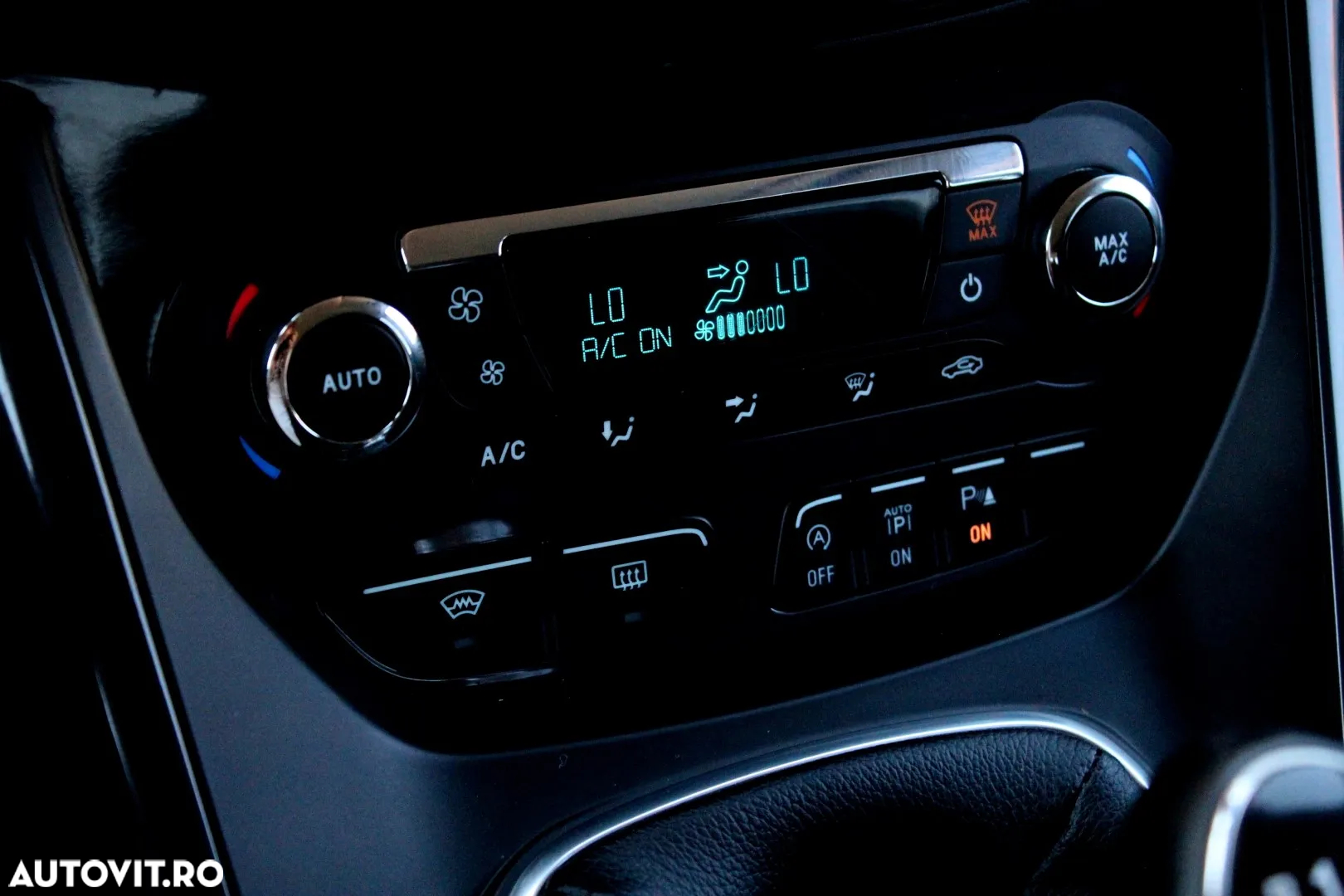 Ford Kuga - 19