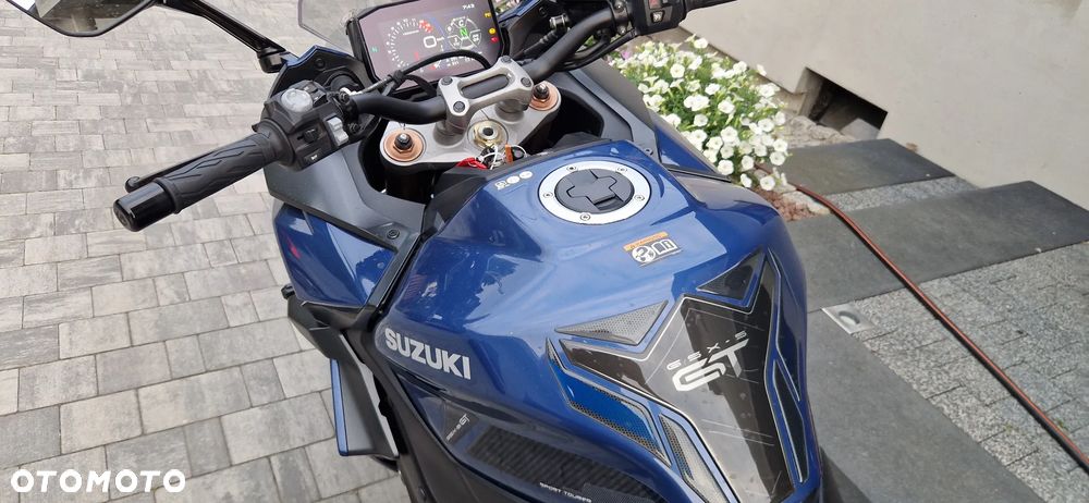 Suzuki GSX - 8