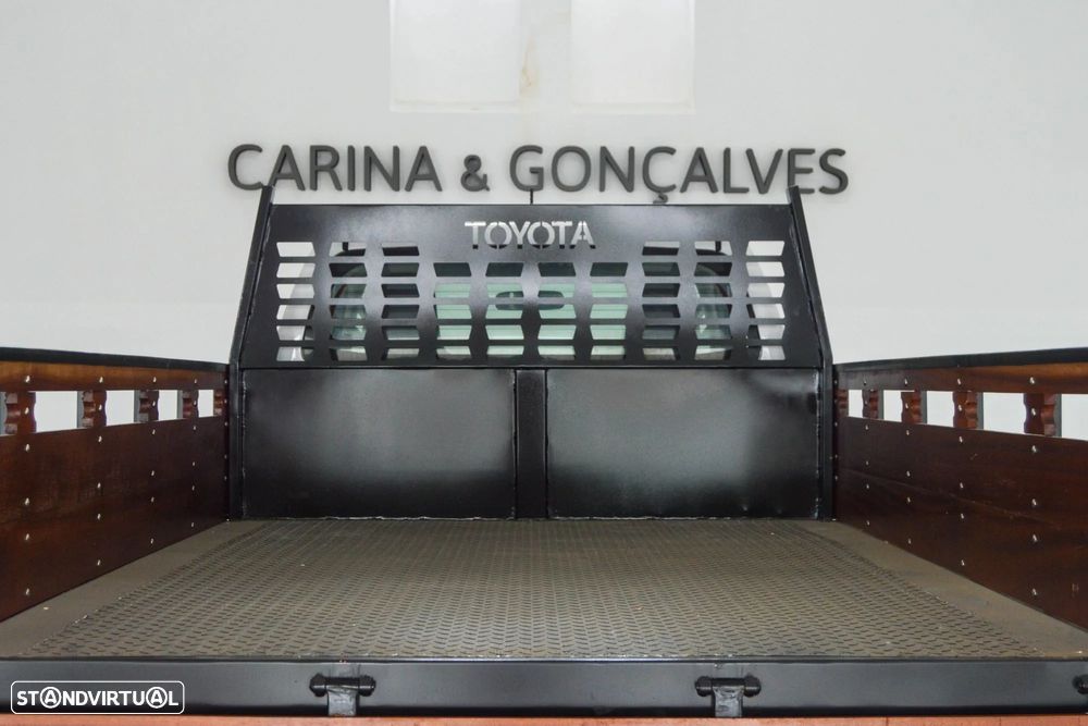 Toyota Hilux 2.4 D-4D 4X4 Cabine Simples 2L - 9