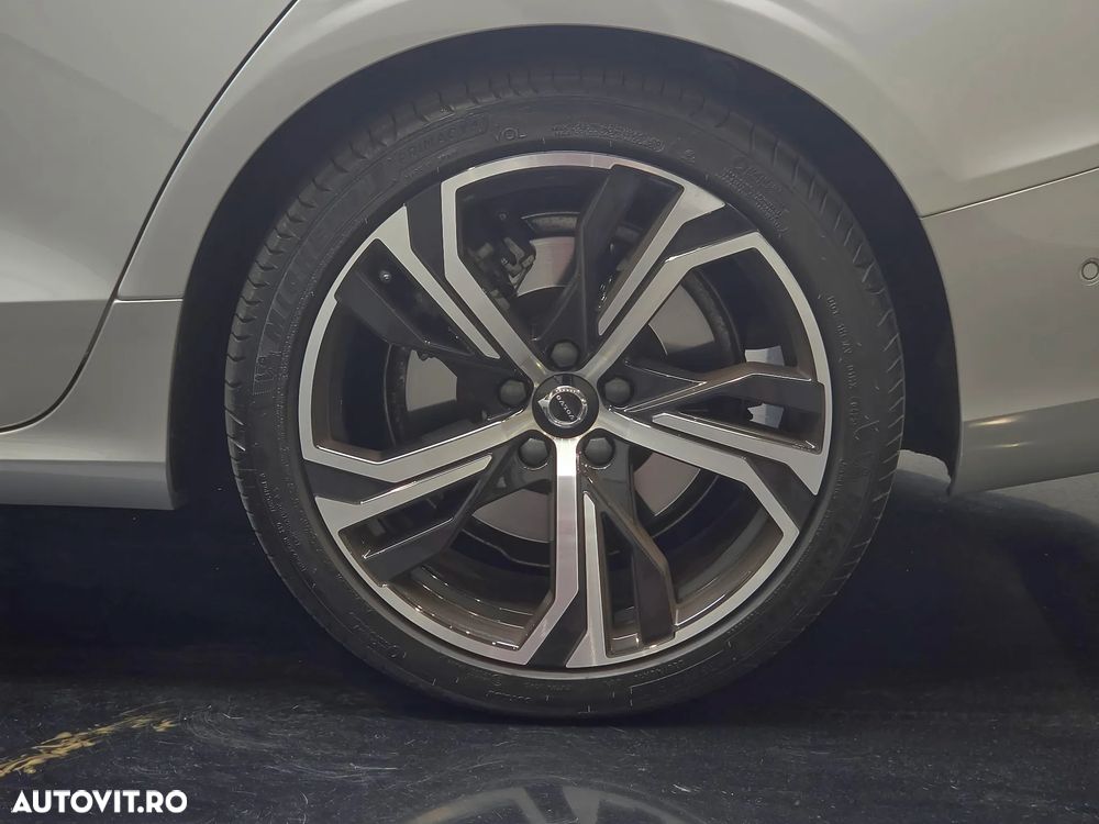 Volvo S60 B5 B AWD Ultimate Dark - 33