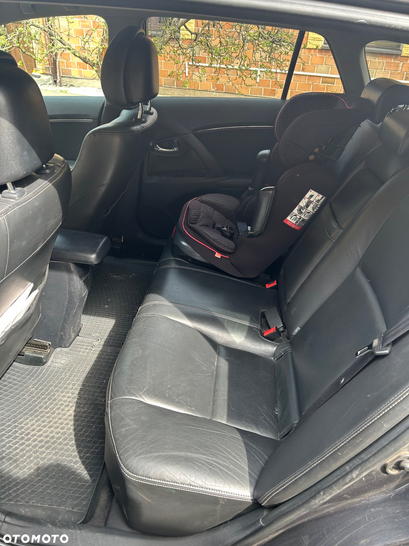 Toyota Avensis - 10