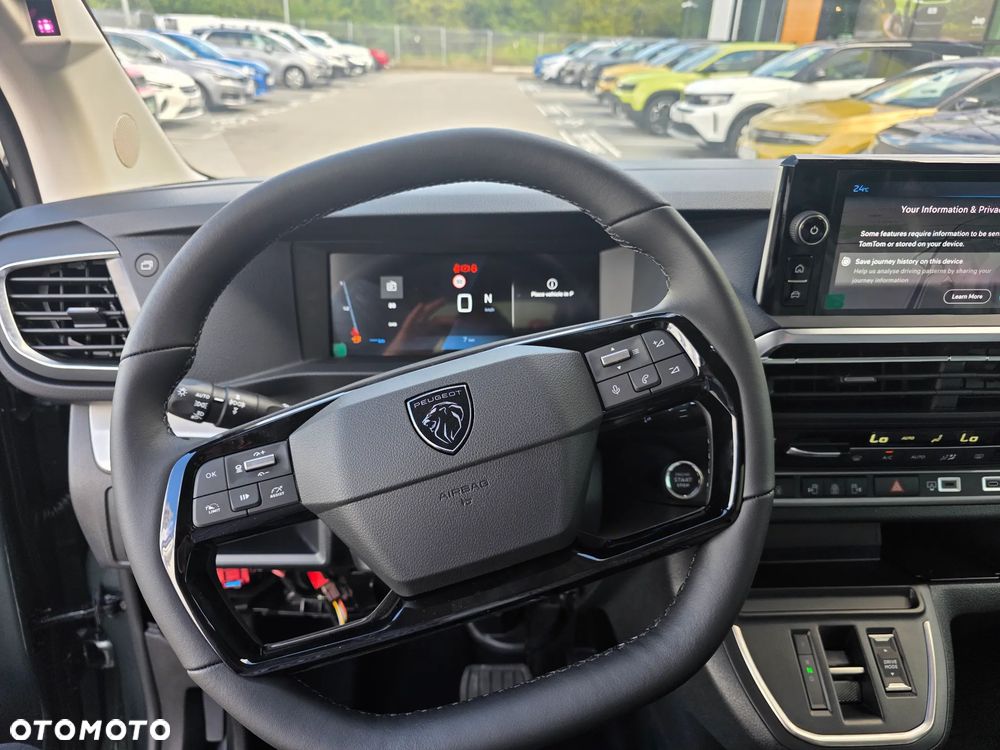 Peugeot Traveller 2.2 BlueHDi Long Business VIP EAT8 - 17