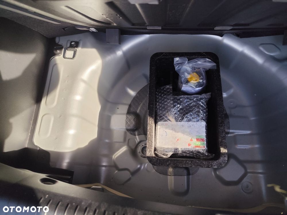 Hyundai i10 1.0 - 12