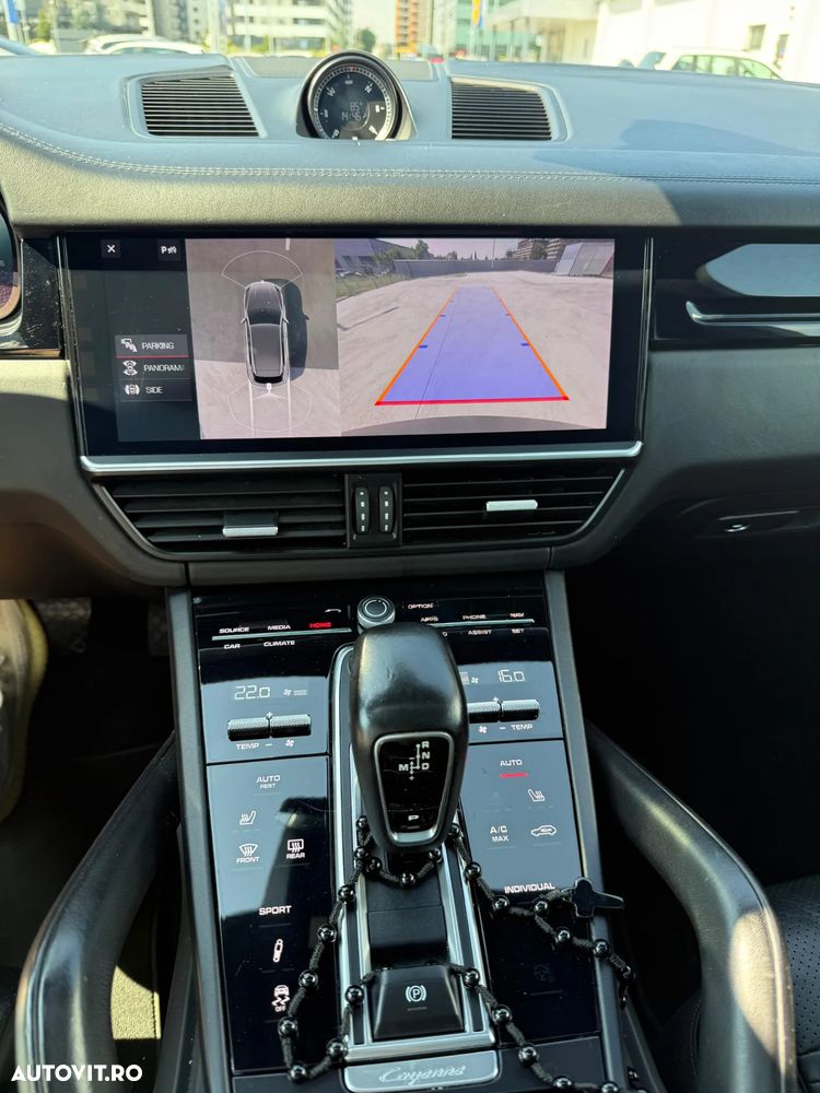 Porsche Cayenne Standard - 6