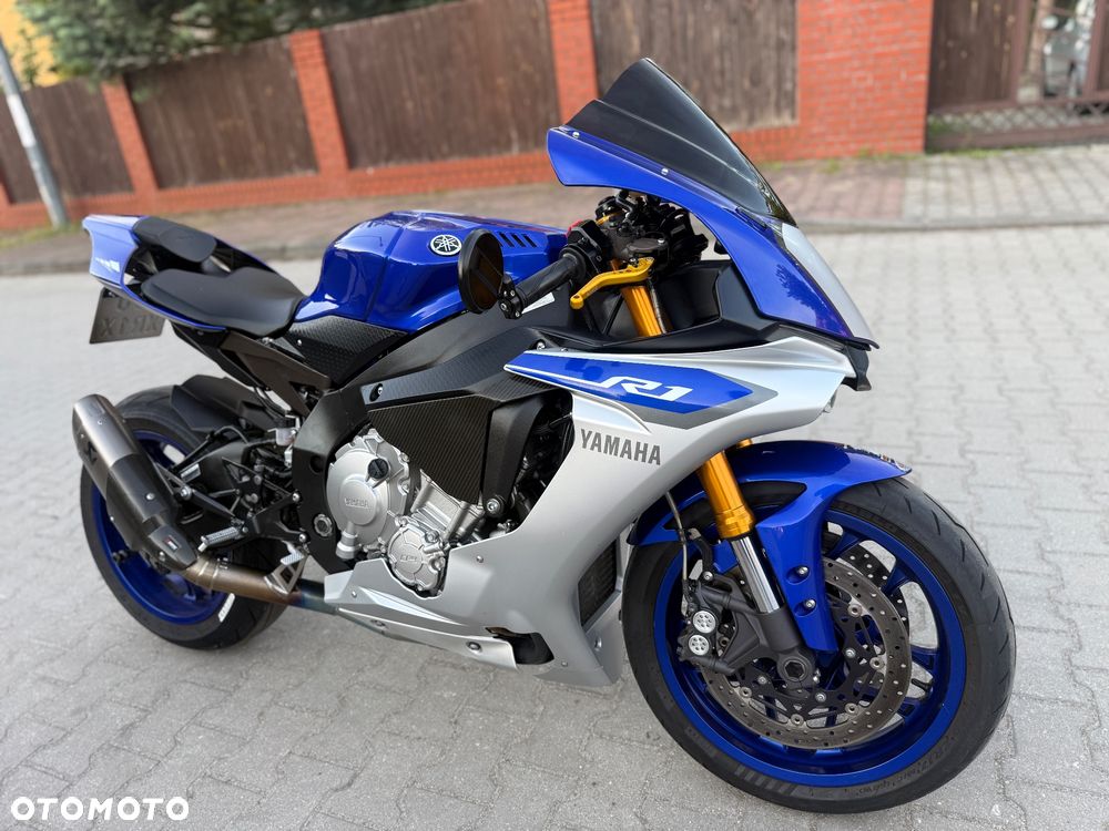 Yamaha R1 - 3