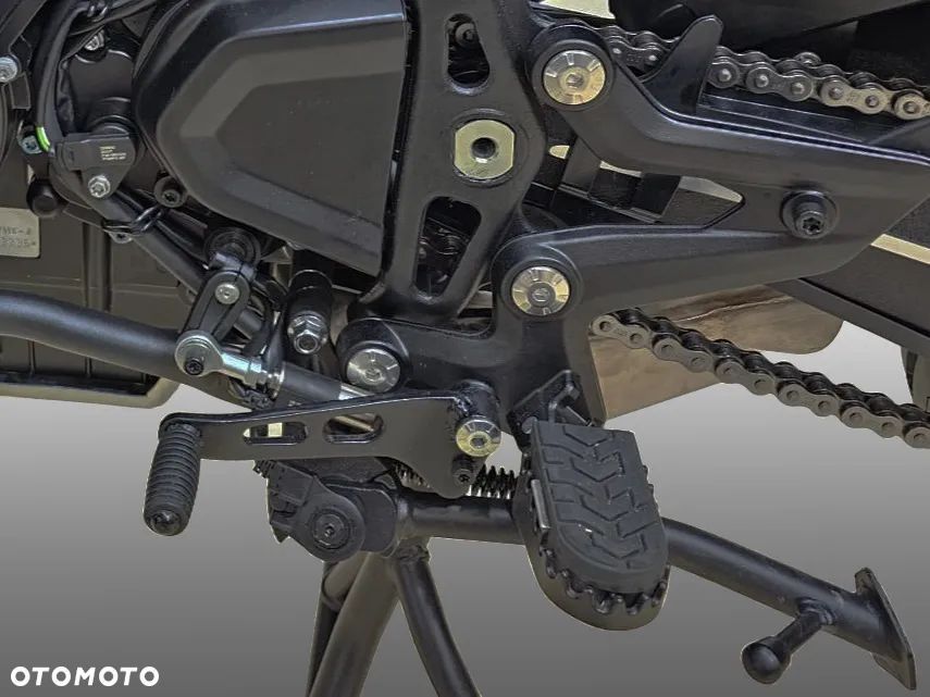 QJMOTOR SRT900SX - 13