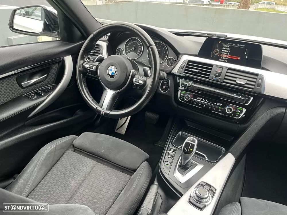 BMW 320 i Pack M Auto - 28