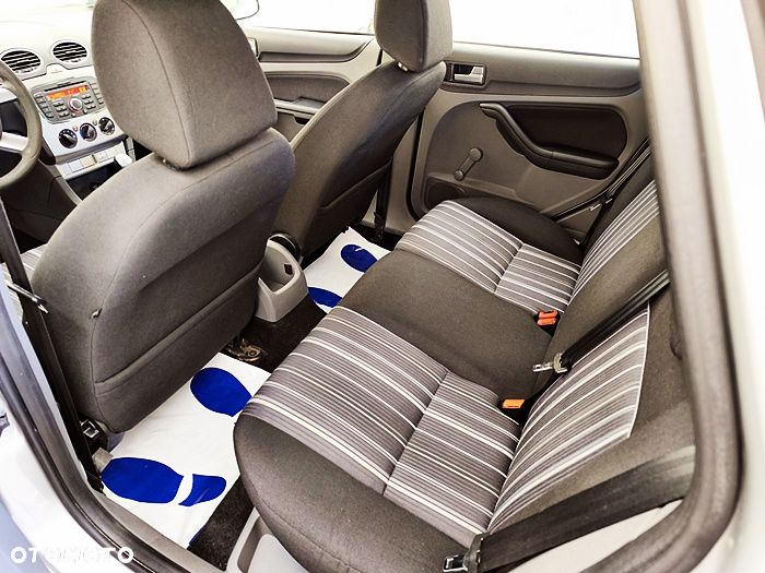Ford Focus - 32