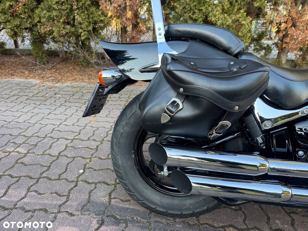 Suzuki Intruder - 11
