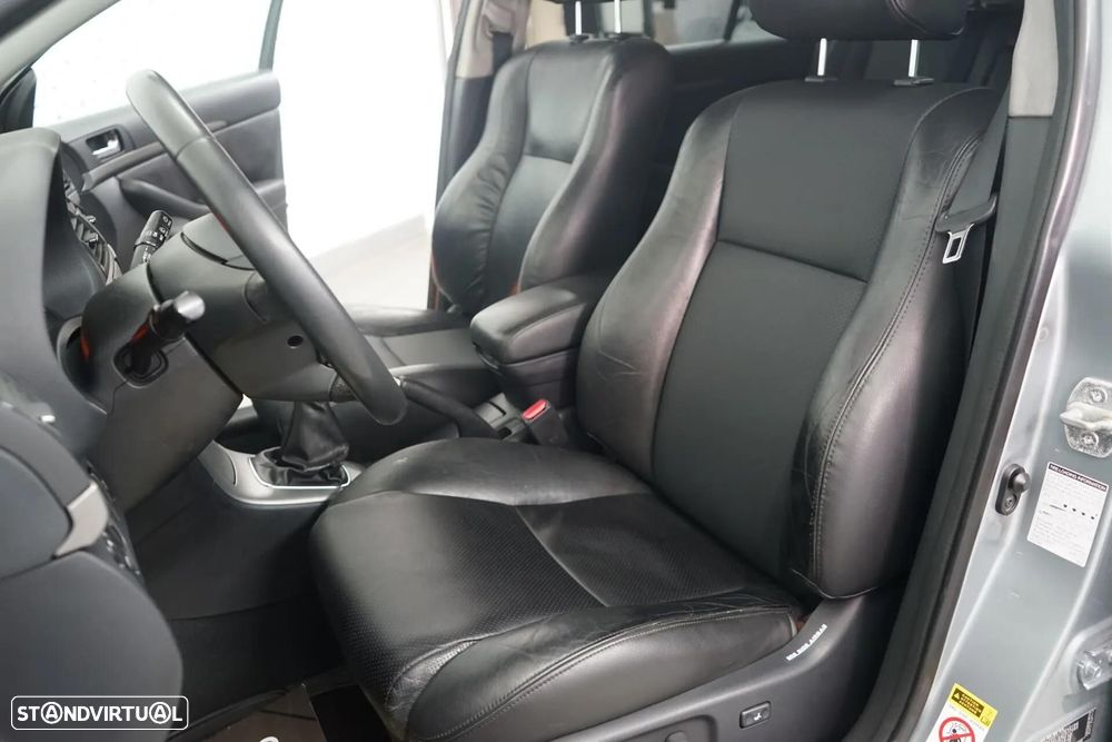 Toyota Avensis SW 2.0 D-4D Exclusive - 10