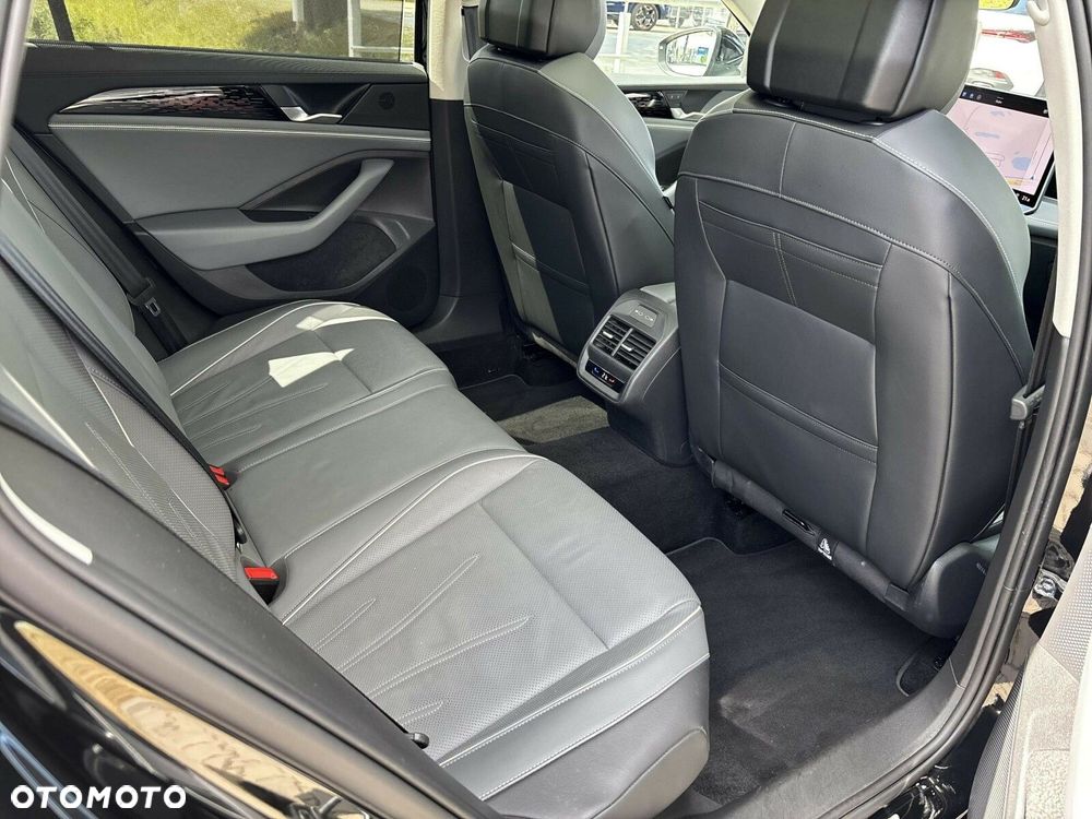 Volkswagen Passat 2.0 TDI EVO Elegance DSG - 18
