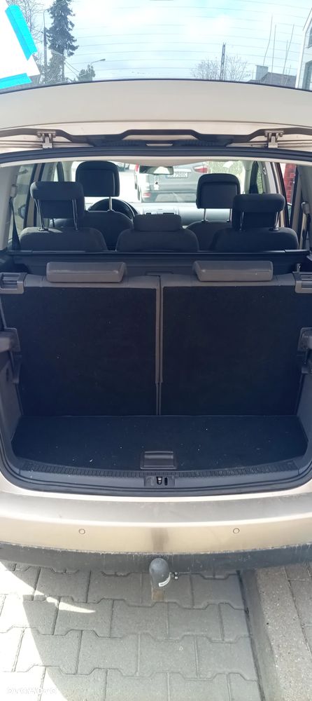 Volkswagen Touran - 6