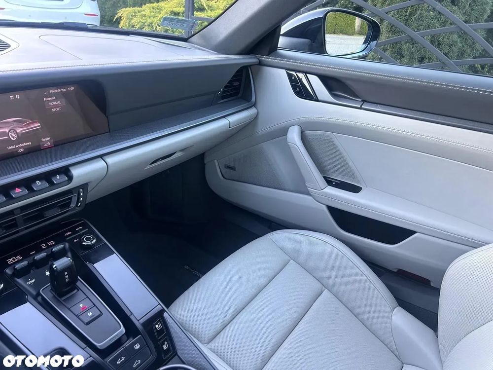 Porsche 911 Carrera 4S - 21