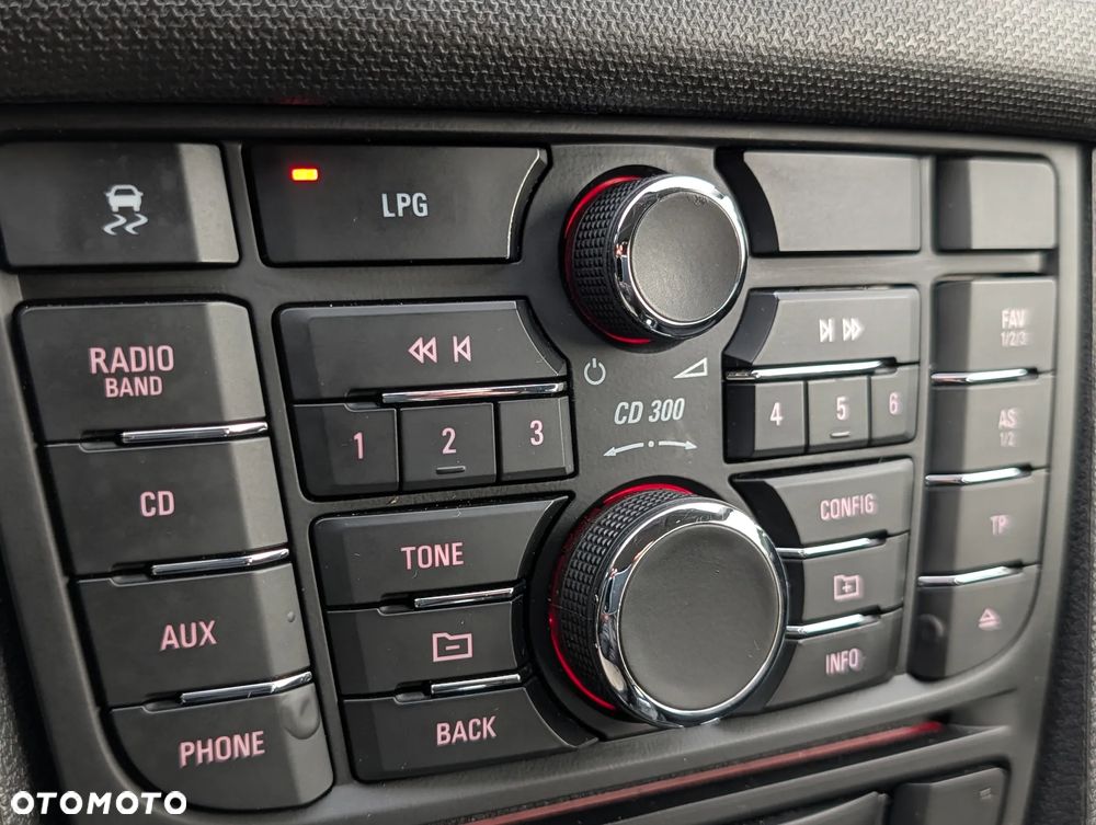 Opel Meriva 1.4 T Enjoy S&S - 32