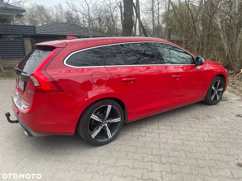 Volvo V60 D4 Geartronic R-Design - 4