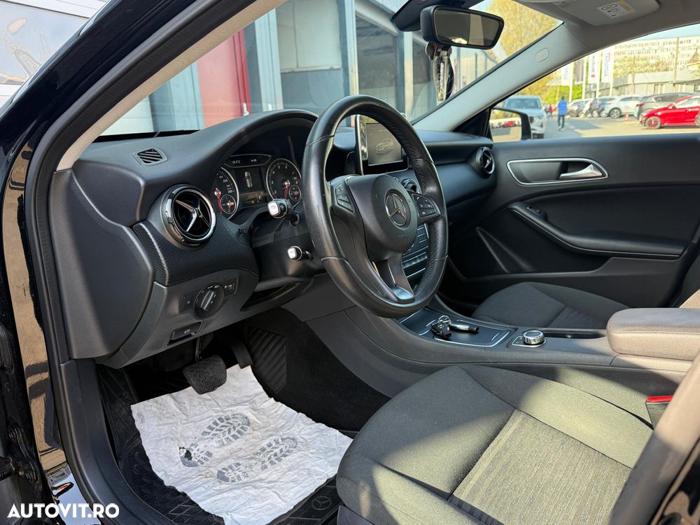 Mercedes-Benz A 160 7G-DCT - 13