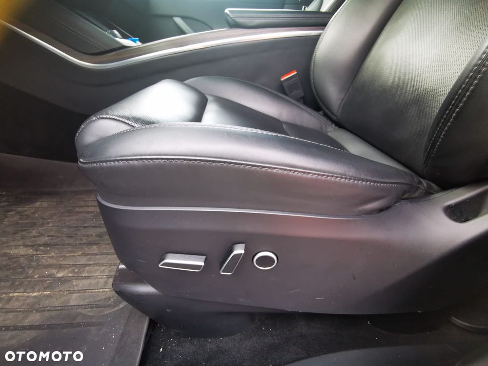 Tesla Model X Long Range - 29