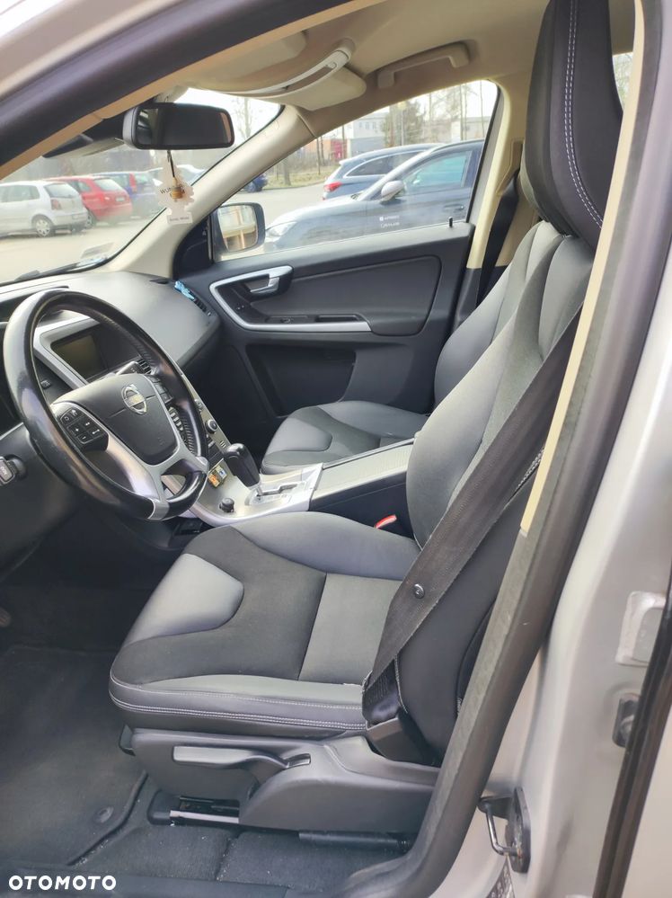 Volvo XC 60 D3 AWD Kinetic - 9