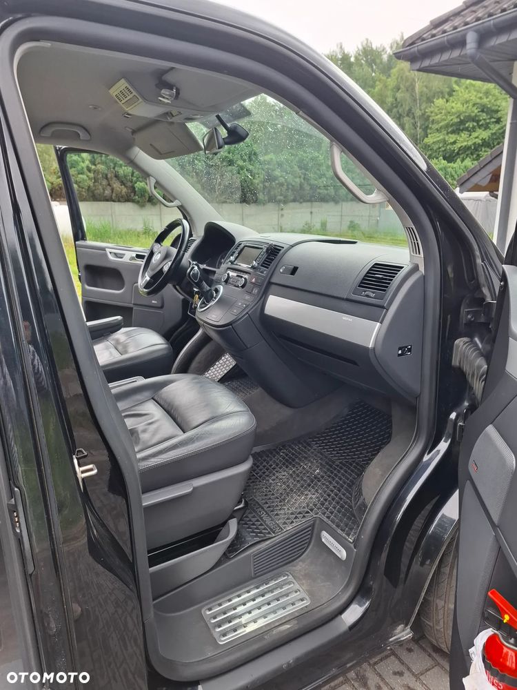 Volkswagen Multivan - 12