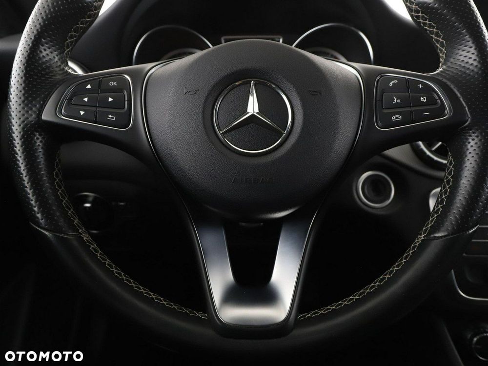 Mercedes-Benz CLA 180 Urban - 22