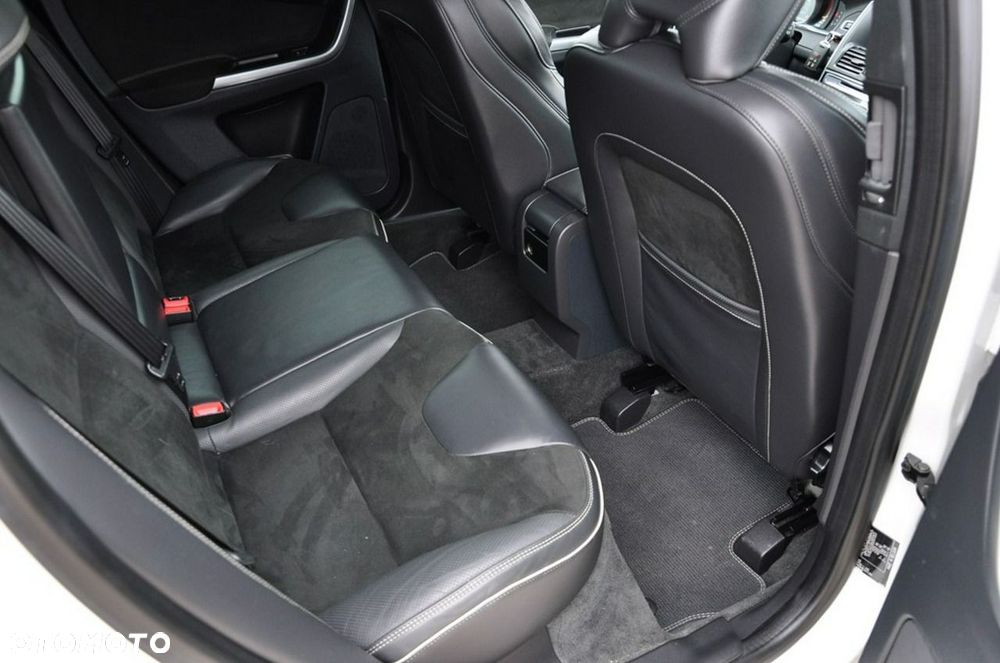 Volvo XC 60 D4 AWD Geartronic Linje Inscription - 28
