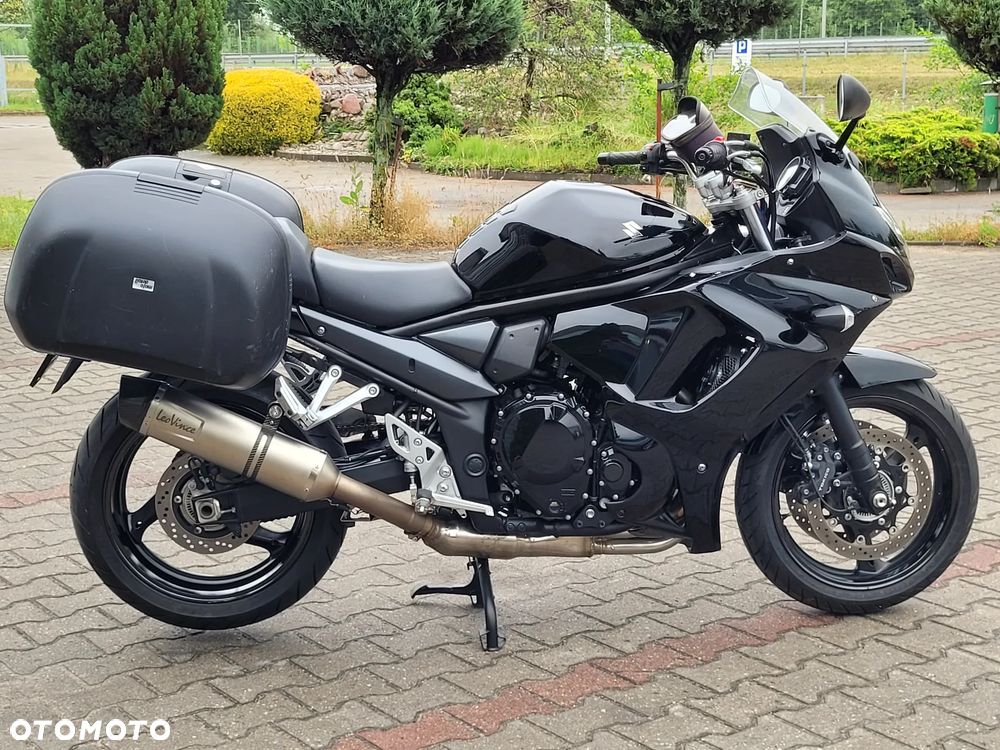 Suzuki GSX - 20
