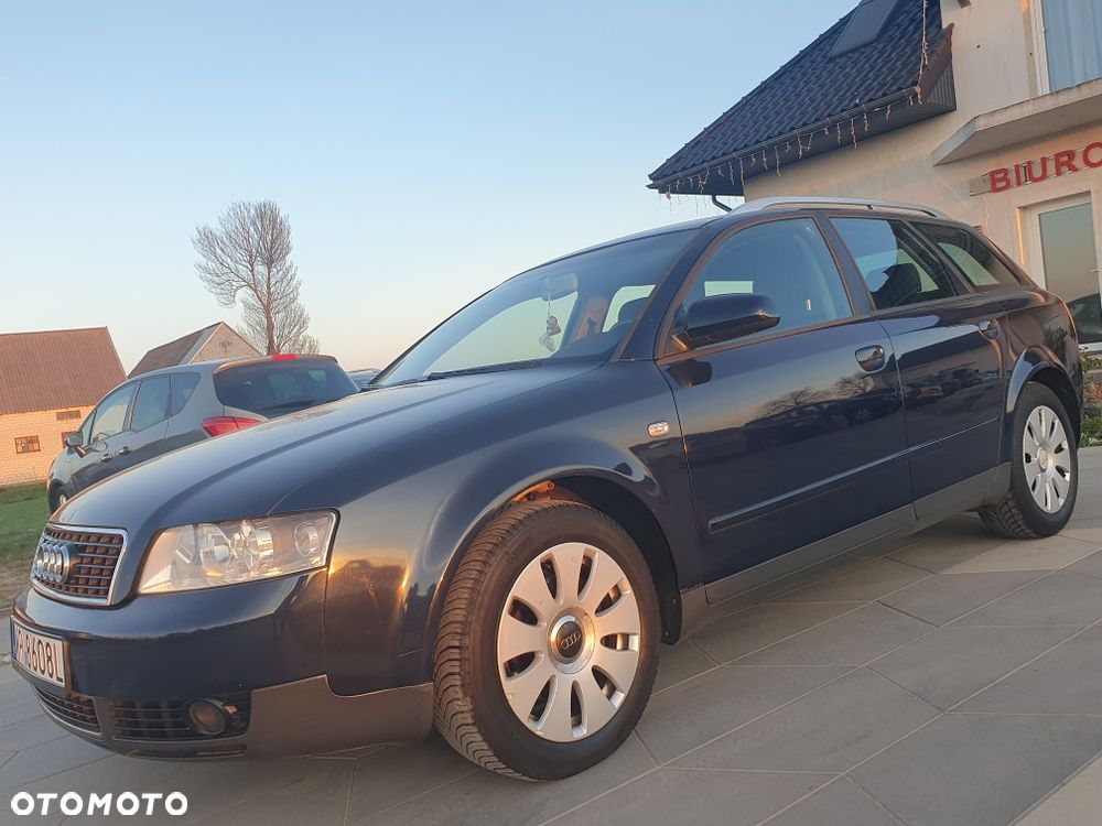 Audi A4 Limousine - 1
