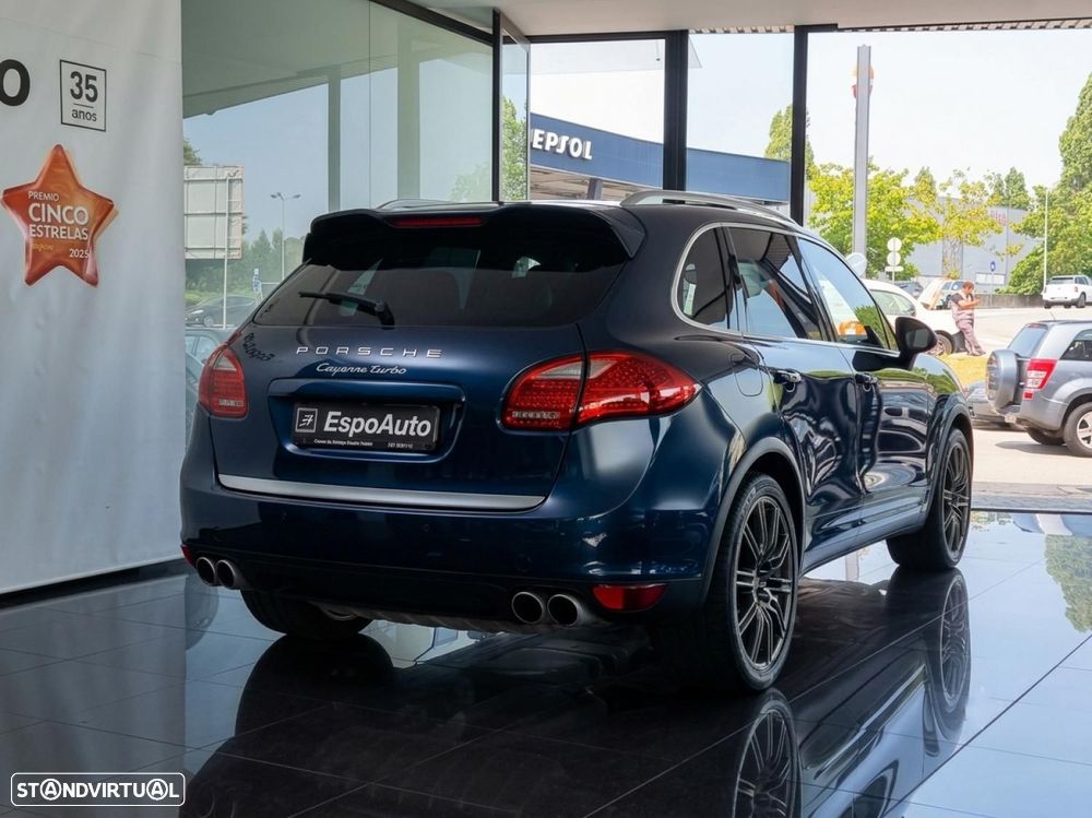 Porsche Cayenne Turbo - 3