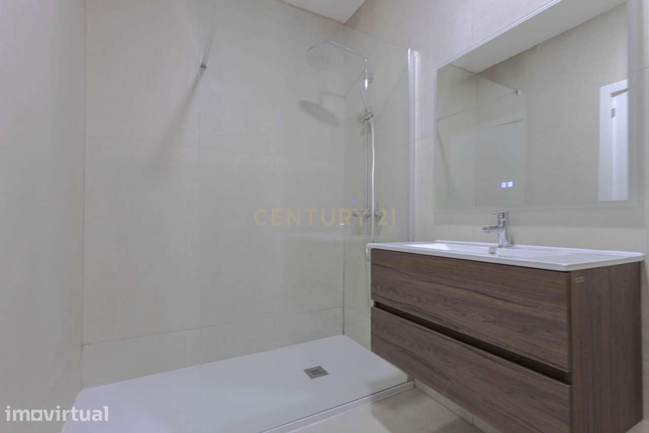 Apartamento T2 Novo com 2 Suítes, Varanda e Lugar Duplo de Garagem - Grande imagem: 5/23