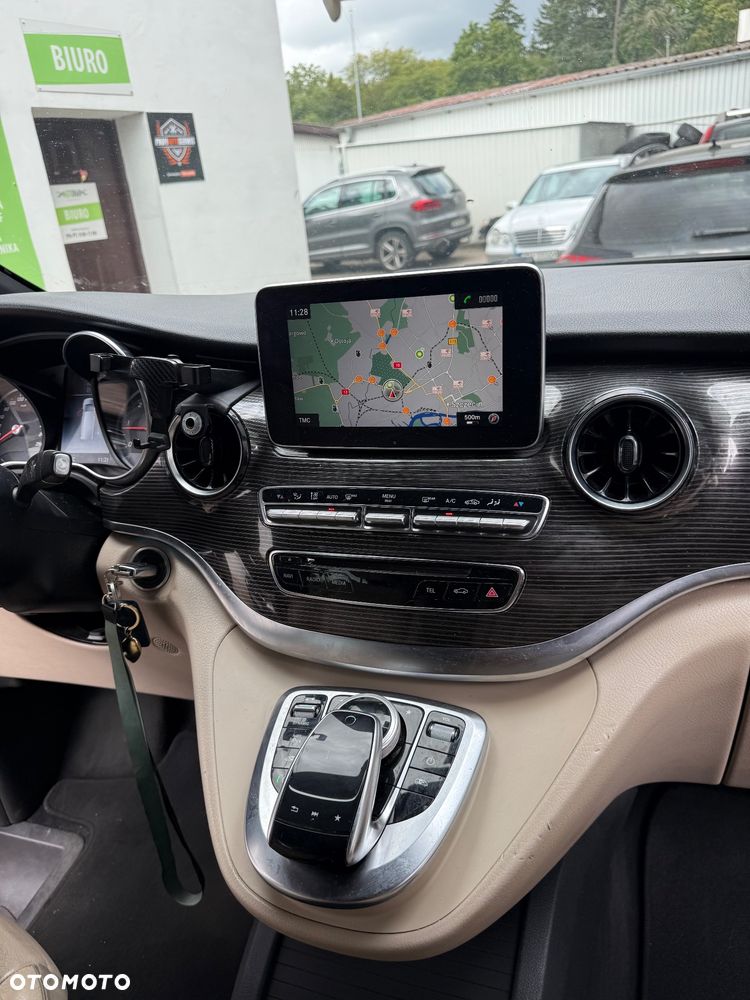 Mercedes-Benz Klasa V 300 d Avantgarde 9G-Tronic - 34