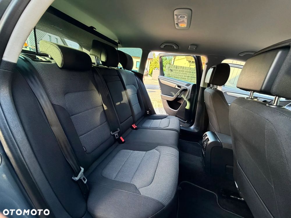 Volkswagen Passat 2.0 TDI Highline DSG - 39
