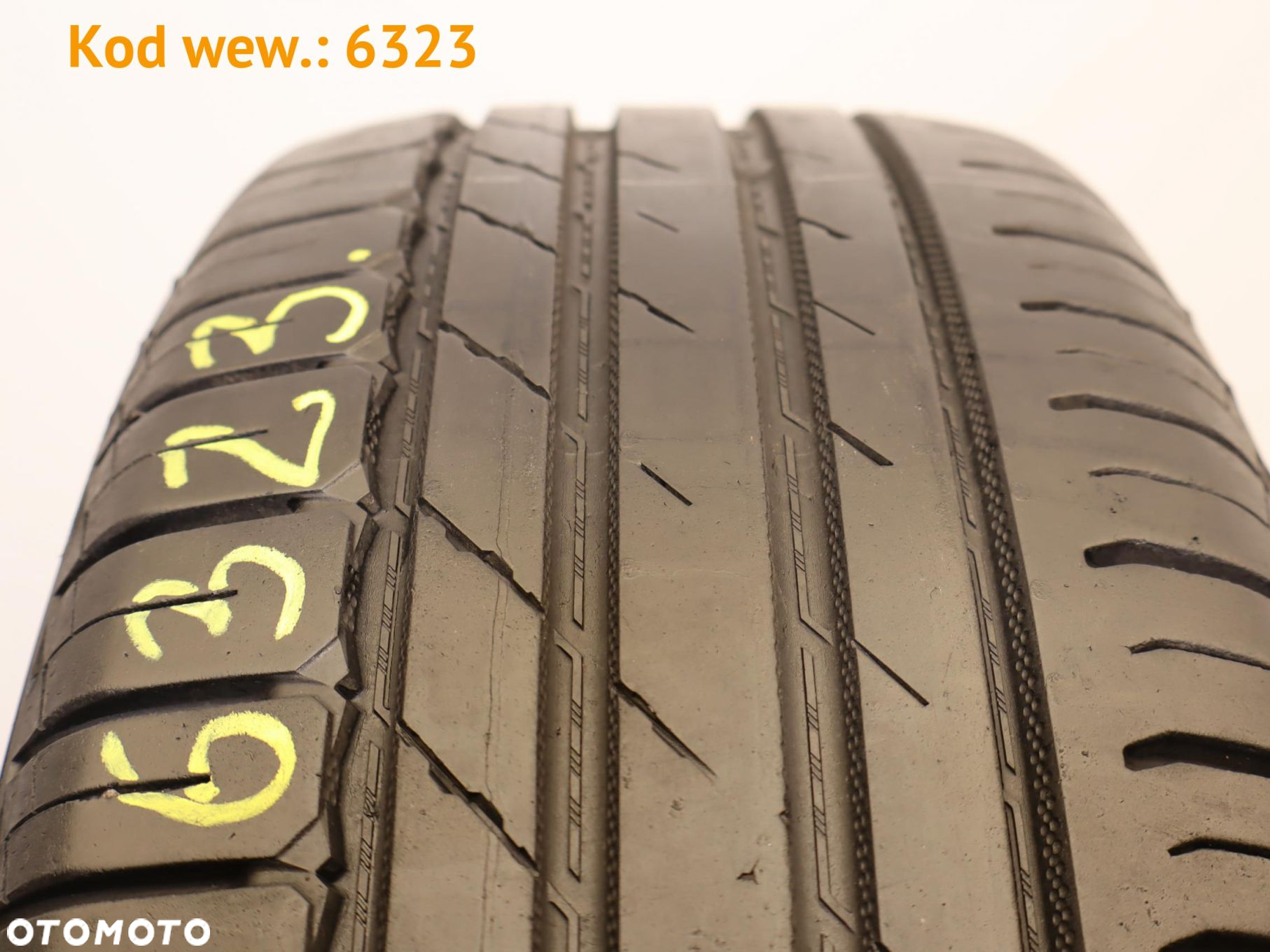 Nokian WeatherProof SUV - 215/65 R16C - 7