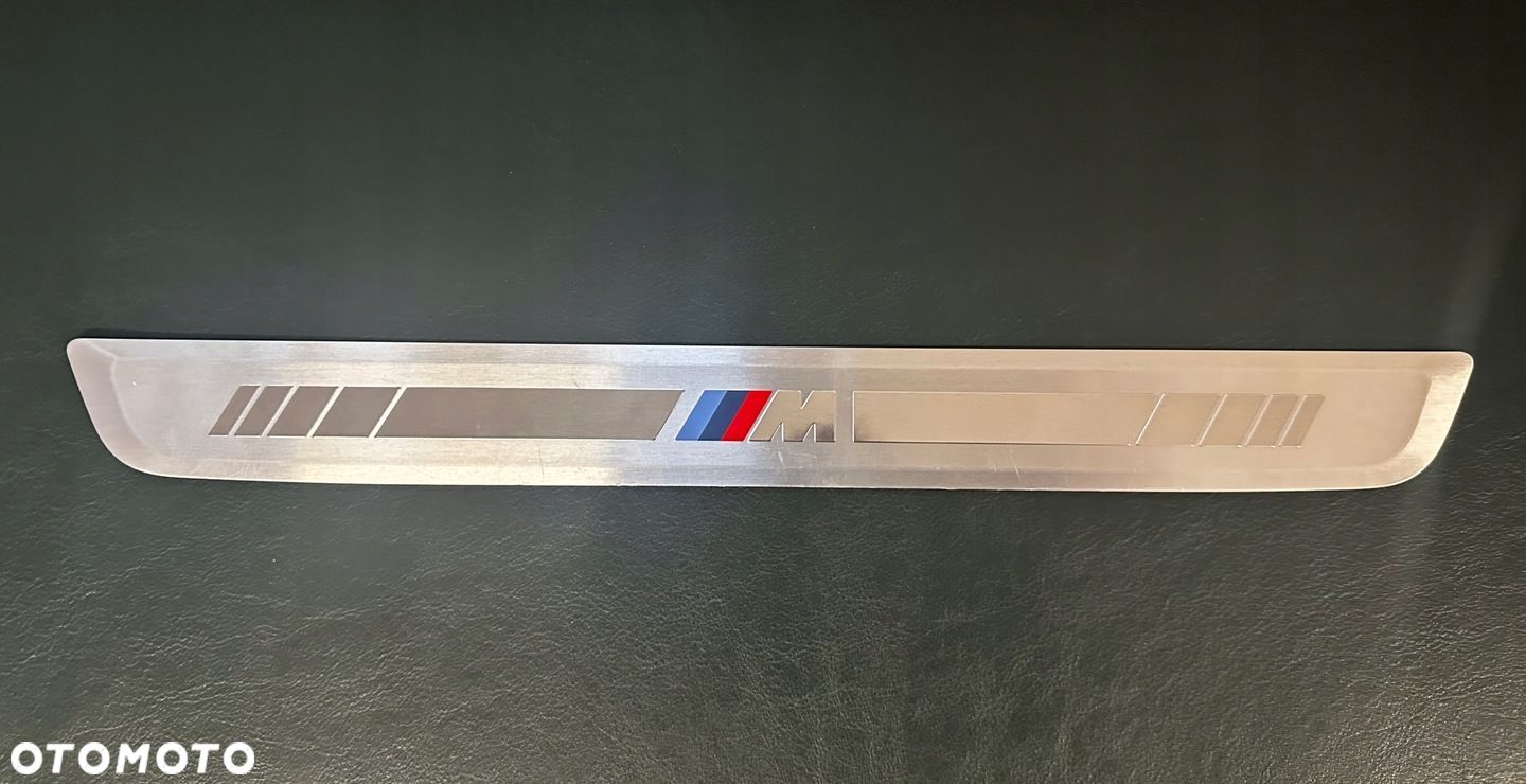 LISTWA OZDOBNA PROGOWA PRZÓD LEWA MPAKIET BMW X1 - 1