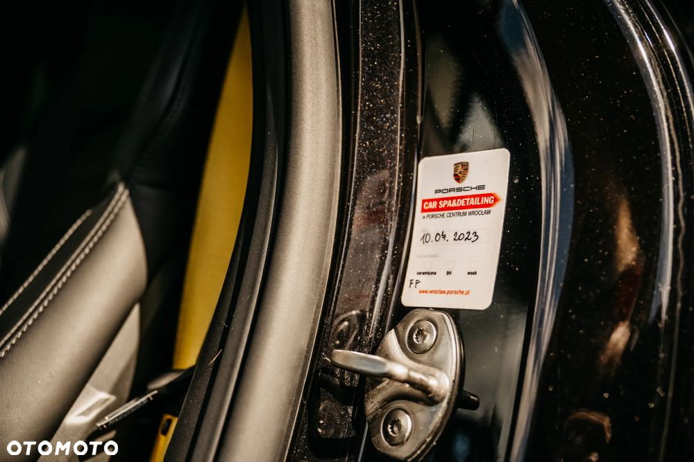 Porsche 911 Turbo S - 16