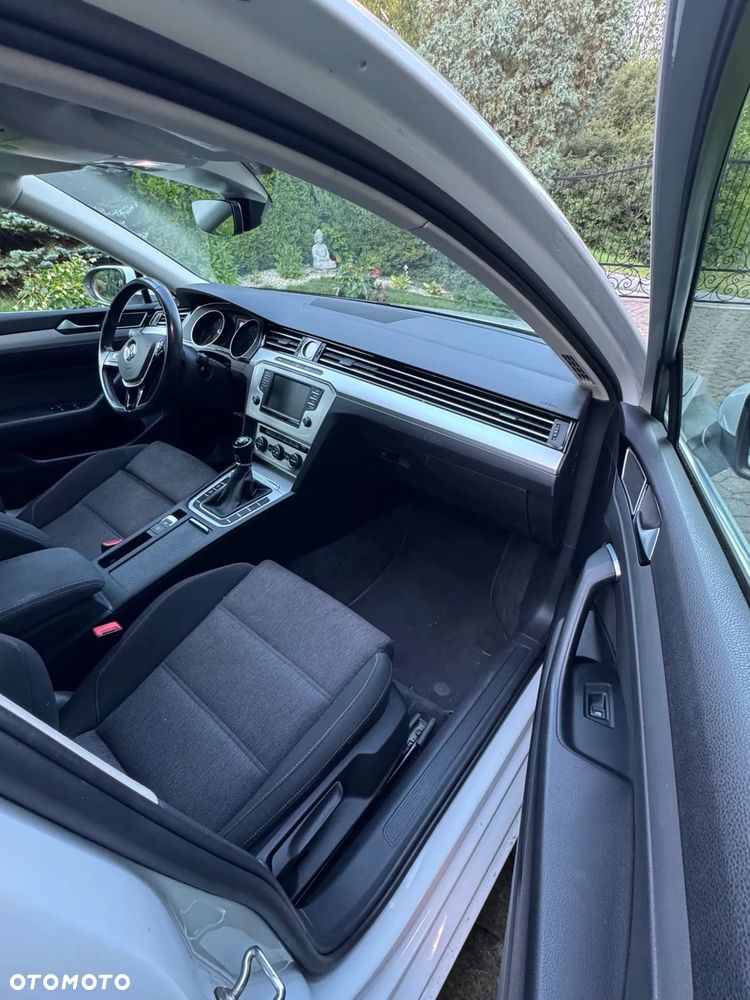 Volkswagen Passat 1.8 TSI BMT Comfortline - 13