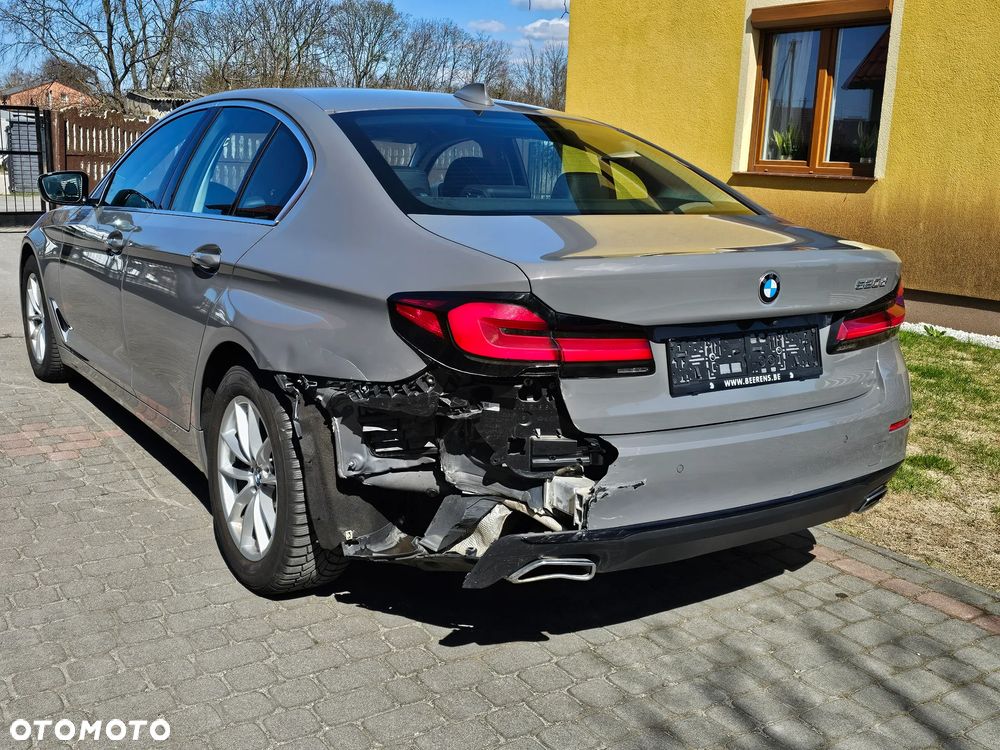 BMW Seria 5 520d Sport - 6