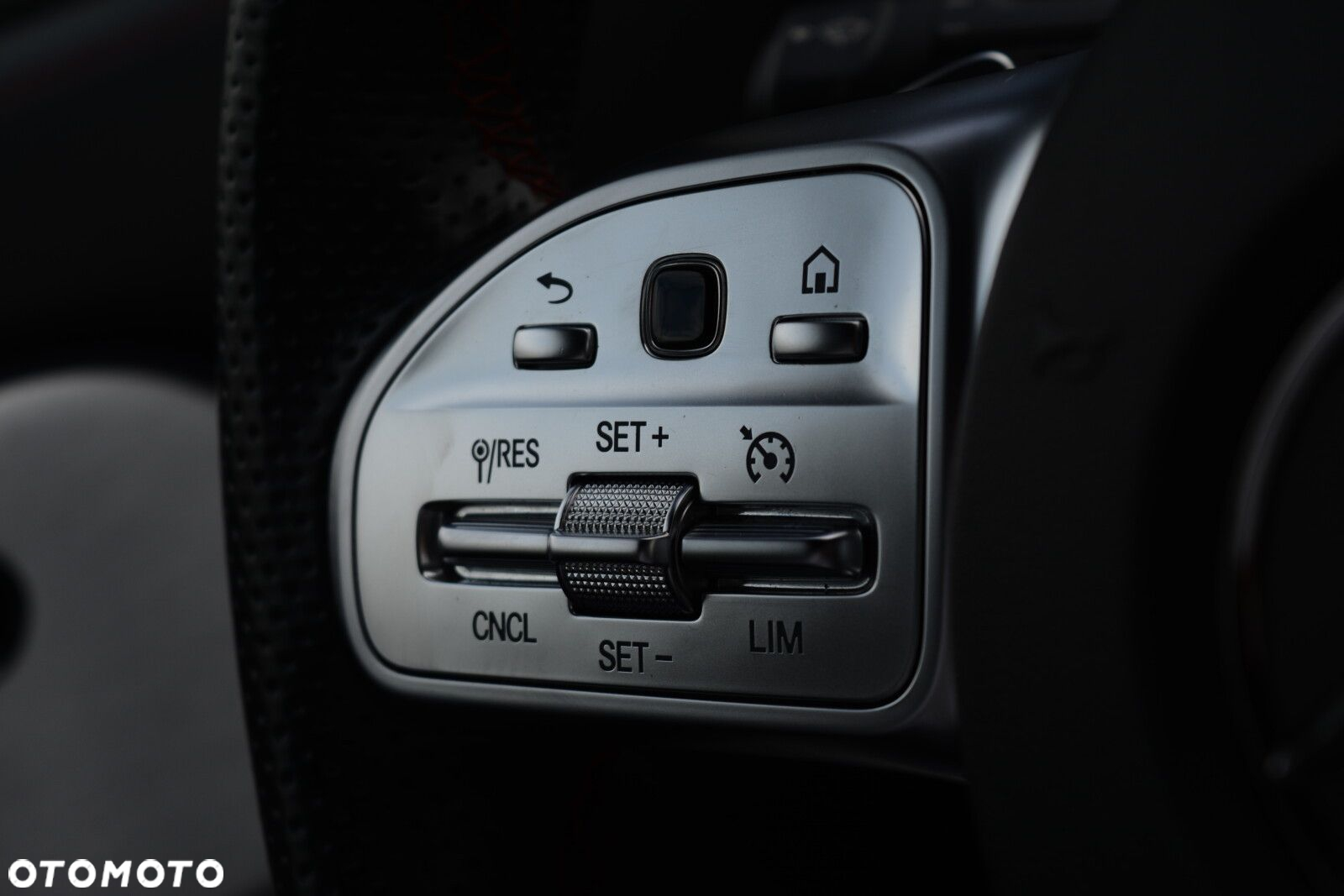 Mercedes-Benz GLA 200 d - 13