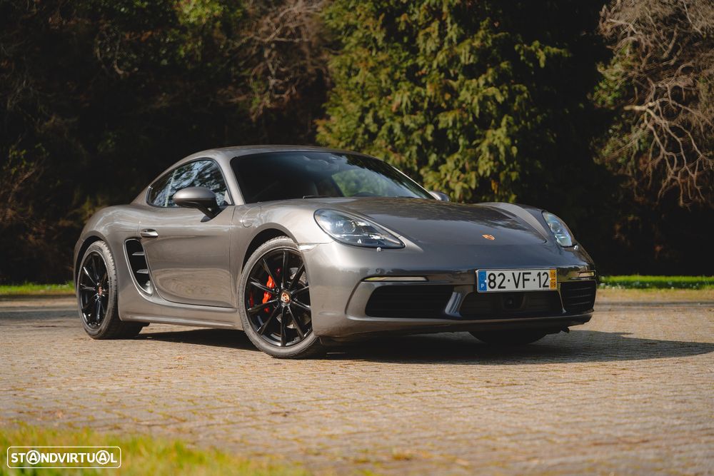 Porsche 718 Cayman - 1