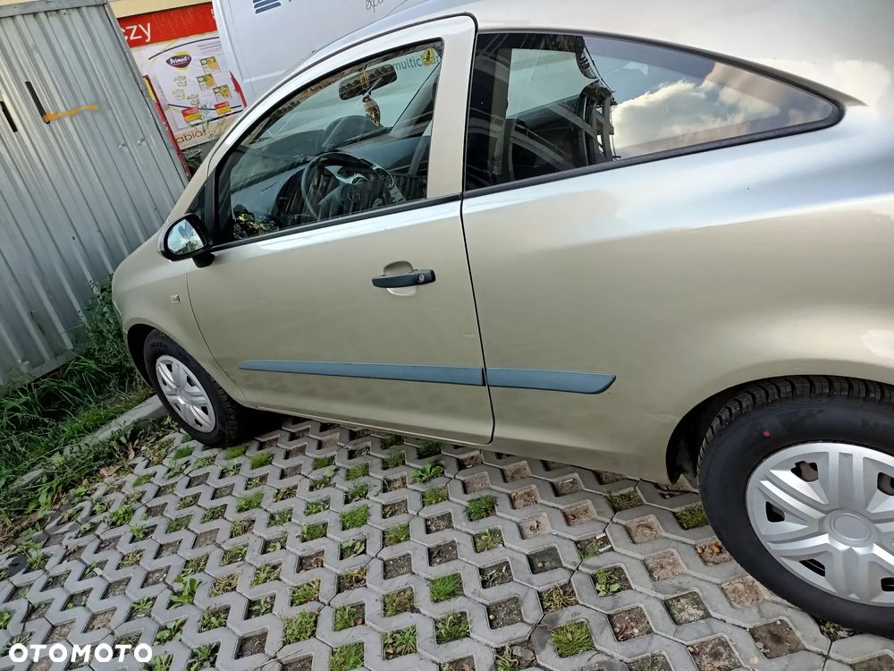 Opel Corsa 1.2 16V Cosmo - 4