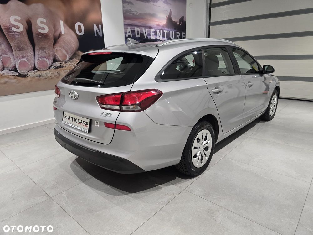Hyundai i30 1.5 DPI Classic + - 9