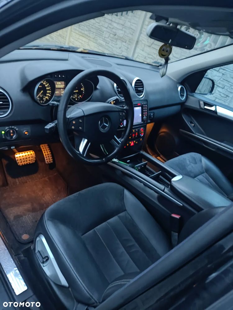 Mercedes-Benz ML 2005