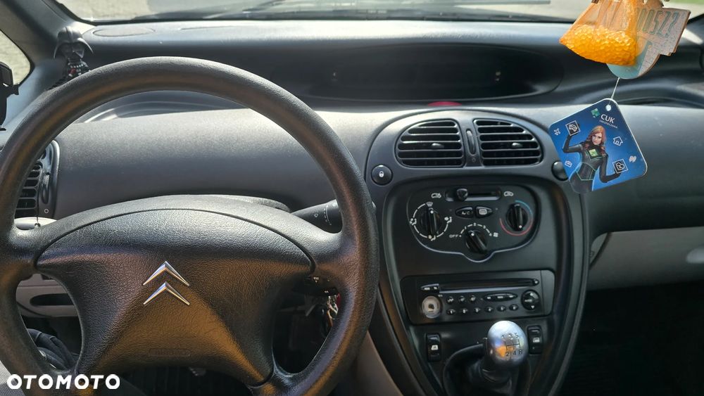 Citroën Xsara Picasso 1.8i Confort - 9