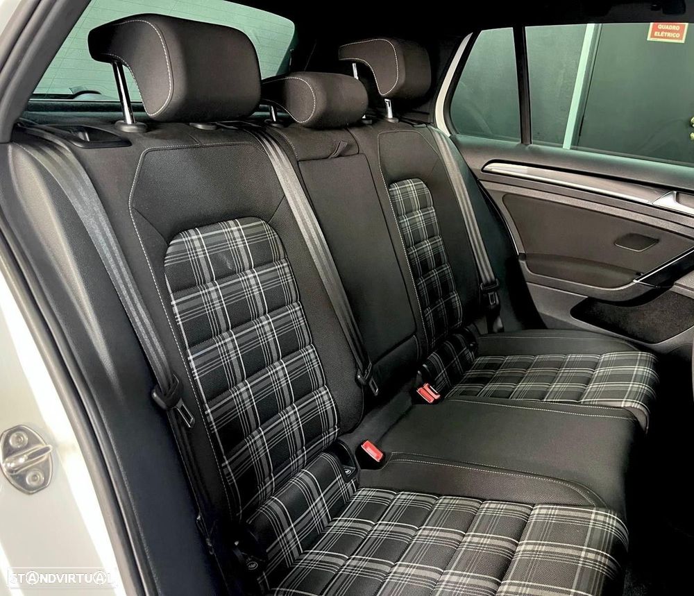 VW Golf 2.0 TDI GTD - 39