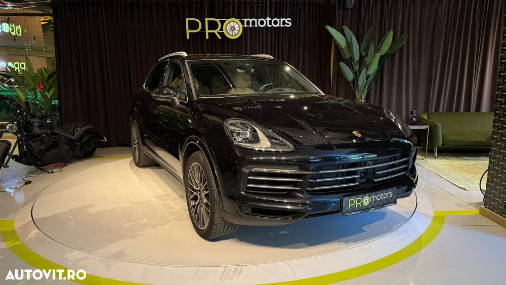 Porsche Cayenne - 1