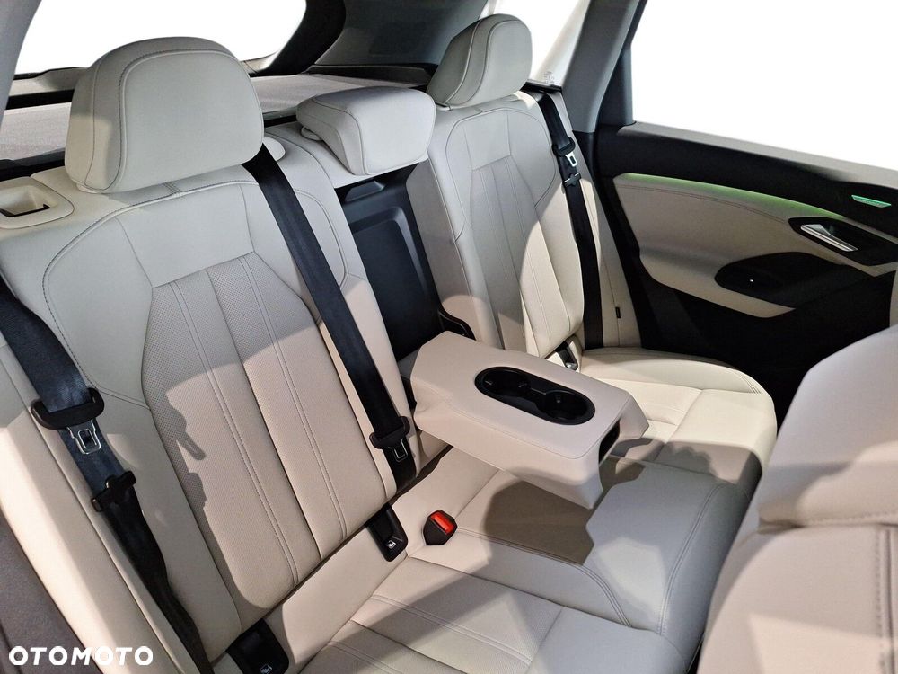Audi Q6 e-tron - 12