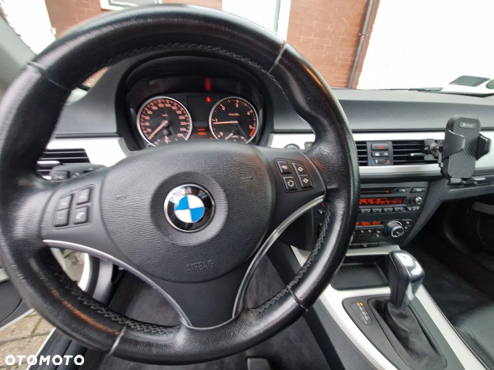 BMW Seria 3 320d xDrive Coupe - 11