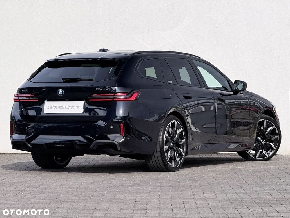 BMW Seria 5 540d xDrive mHEV - 24